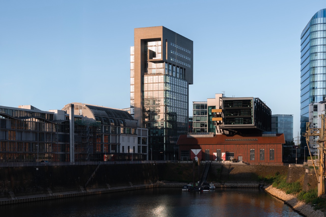 Gebäude Düsseldorf Medienhafen